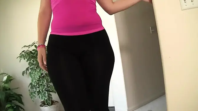 Bubble-butted blonde Briella gets a deep dicked massage outdoors