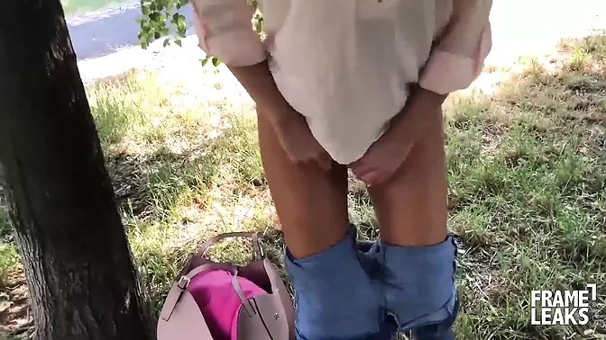 Busty brunette Victoria deepthroats biggest cock in home threesome