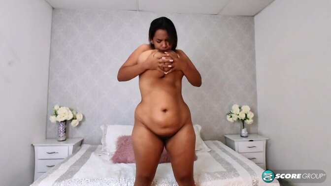 Busty Latina Isa Gomez has a lot of tits tricks to show you