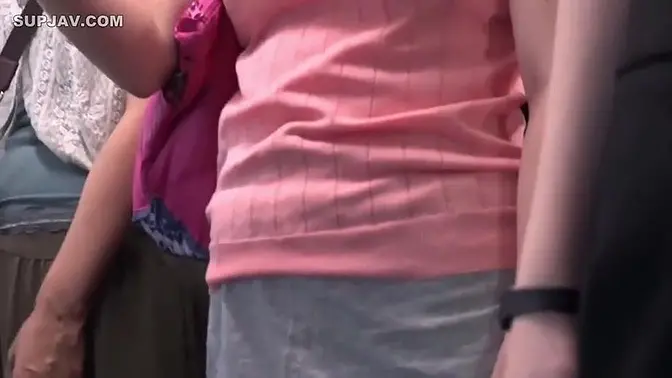 Busty married woman on crowded bus: Asahi, Kana, Harua, Yurina