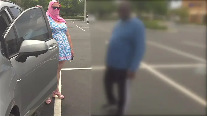 Busty mature milf has big fat ass fucked in car