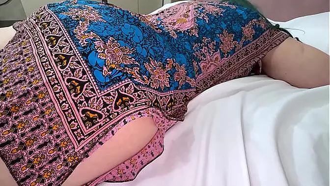 Busty MILF gets triple play with live date