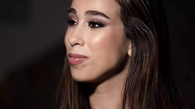 Camilla, Jeune Marseillaise Pour Son Premier Gangbang