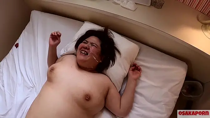 Chubby Asian Babe gets fucked in doggy and cowgirl