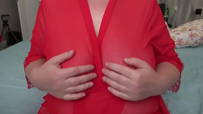 Chubby milf shows off big natural boobs