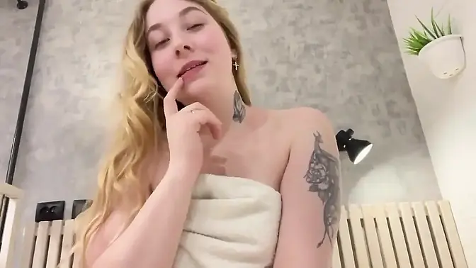 College blonde uses fake penis, gets off with love toy