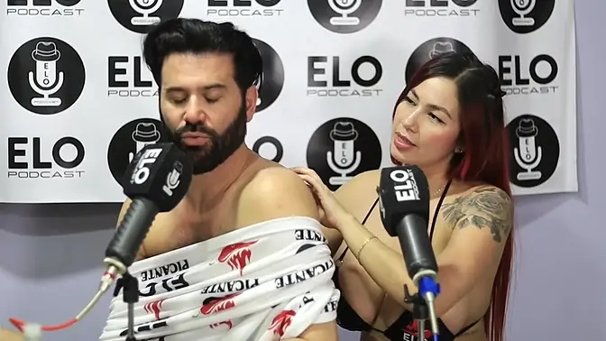 Colombian Latina seduces with her curves