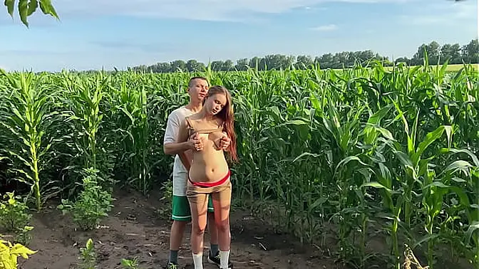 Cornfield Fling - Amateur babe gets fucked in public