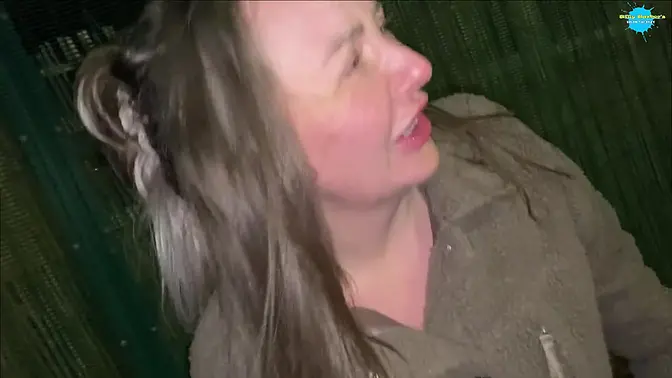 Cracking forgets she has objects in her pussy