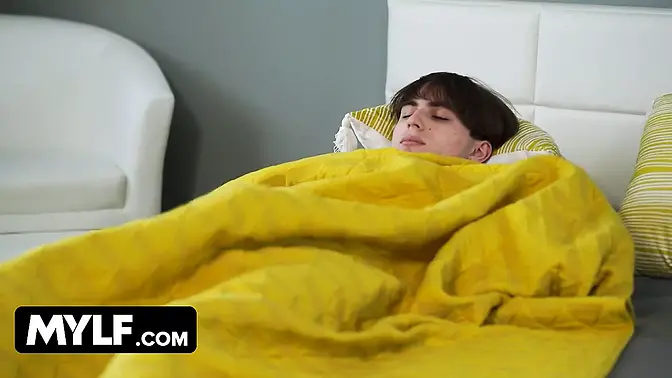 Curvy big-titted stepmom seduces her inscened stepson and pounds him hardcore