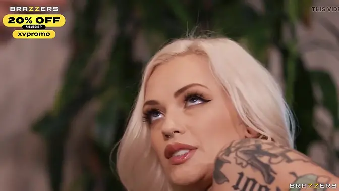 Curvy brunette's tight ass gets fucked by Alex Grey