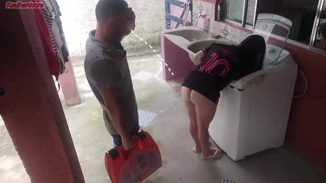 Desperate housewife offers sexy trade to washing machine repairman