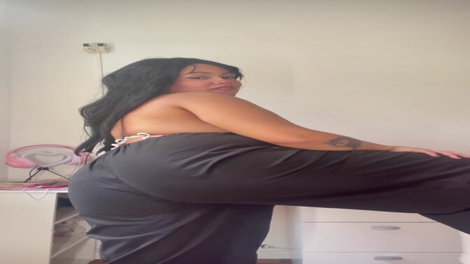 Dirty blacked and farting fun with baggy pants