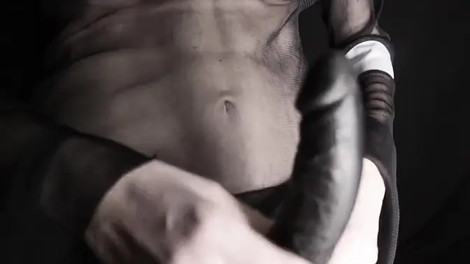 Diva del Tubo is a dark nun