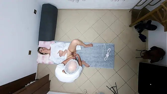 Doctor's dirty exam: MILF patient gets her ass filled