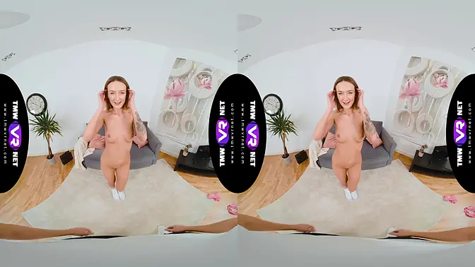 Elena's naked gym session turns into a cock-sucking session