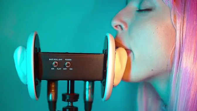 Elsa's 3D ASMR close-up ear licking