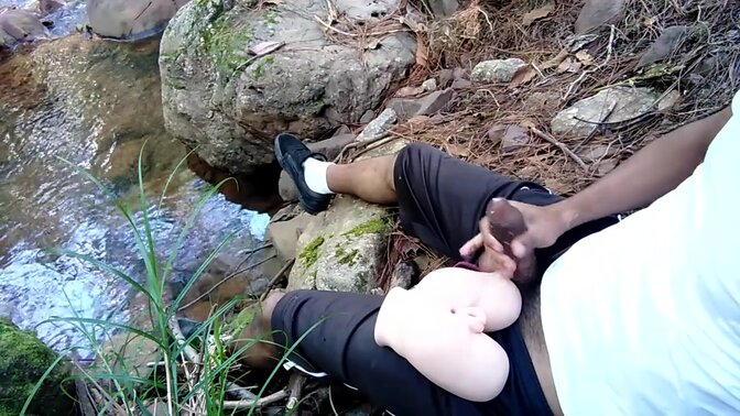 En el bosque con el juguetito