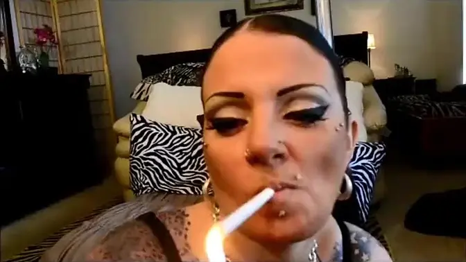 ErikaXstacy: Sultry MILF Sucks Dick & Smokes Cigars