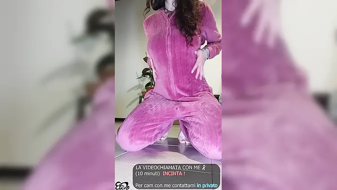 Erotic Video Call with Pregnant Camgirl!