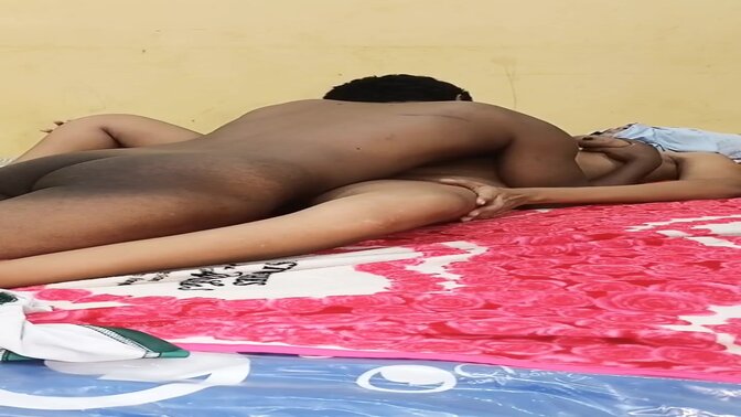 Está latina caliente pide un pedido y se follo al motorizado porque estaba muy caliente