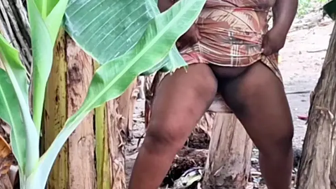 Evangelical milf's big pussy on display while pissing outdoors