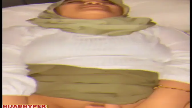 Ex MILF enjoys her big cock in hijab