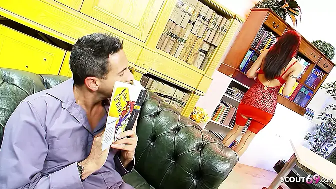 Ex-wife caught publically jilling off gets slammed by a stranger