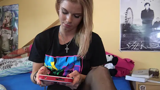 Fashion shoot turns into amateur porn auditions