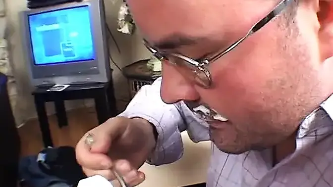 Fit dude fucks curvy brunette near the pool