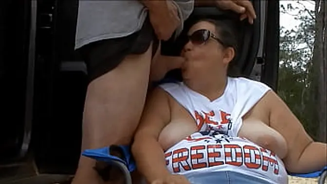 Florida housewife gives hubby a tasty blowjob