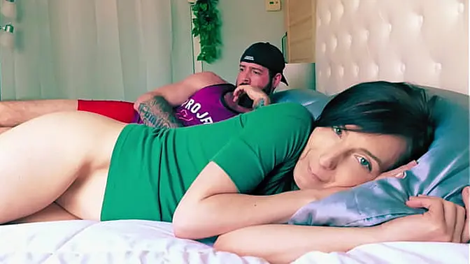 Forgetful Brit MILF gets doggystyle and creampie