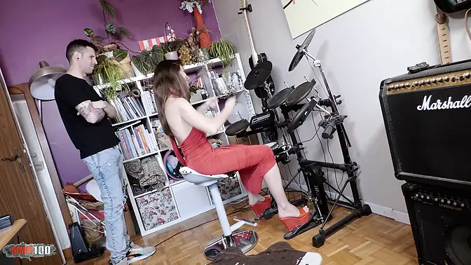 French beauty Lety Howl's pussy gets fucked hard by handsome Kevin White