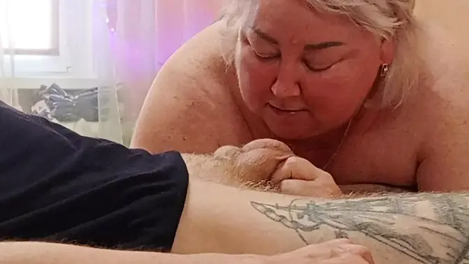 Friend gives a deepthroat blowjob with no leftovers