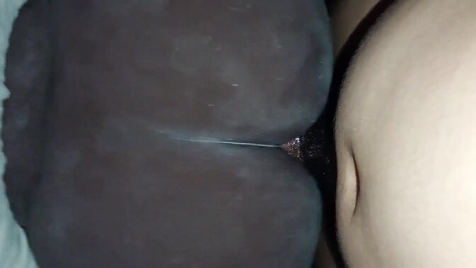 Fucking a thick black girl while her pussy takes all my cum / Me follo a una culona negra y su vagina me absorbe todo el semen