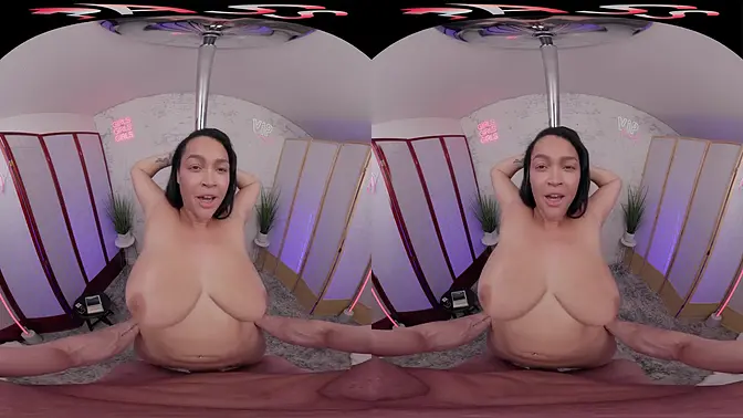 FuckPassVR - Curvy stripper Ashlyn Peaks rides your cock hard and takes a creampie in a Georgia club