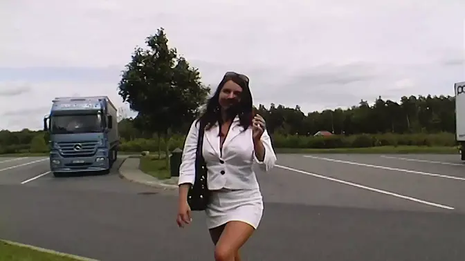 German Slut gets BBC in the car