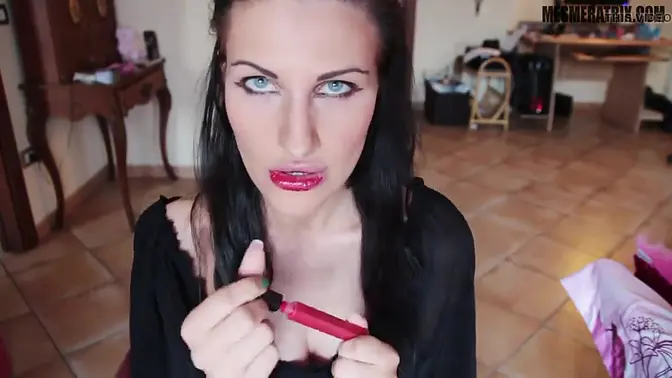 Girl's Perfect Lips Encircle Cock