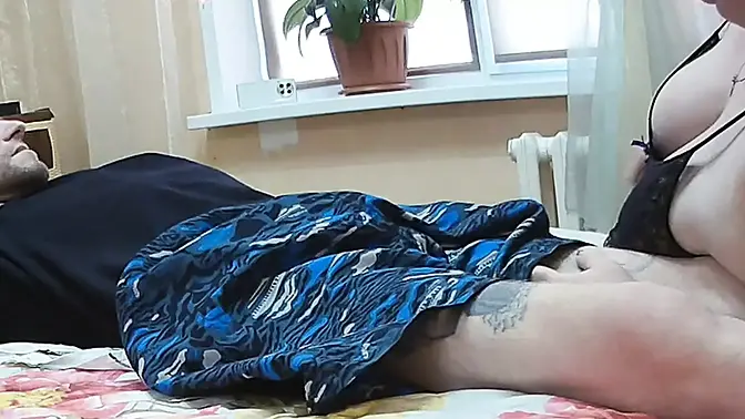 Girlfriend's hot deepthroat blowjob