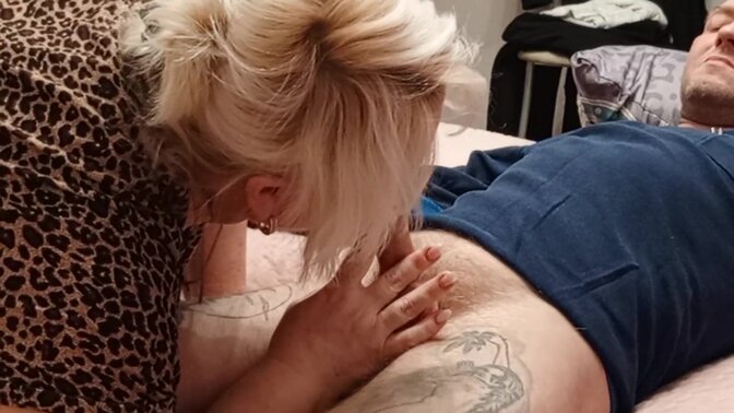 Girlfriend saves the day with a deepthroat cumshot