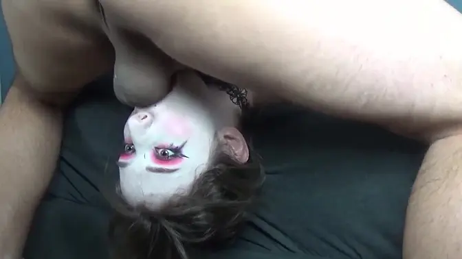 Goddess Mad Moxxi gets a deepthroat facial