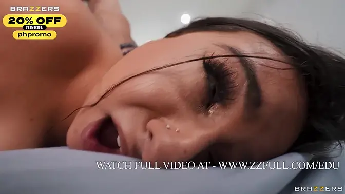 Hailey Rose seduces roommate, deep throat and facial