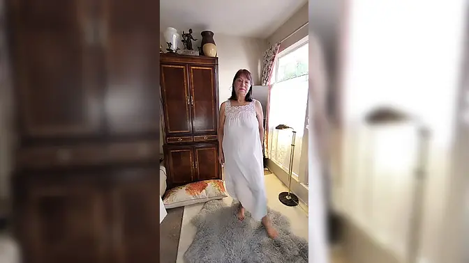 Hairy granny pees and uses dildo on herself