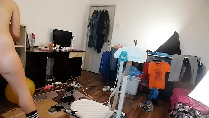 Hairy MILF masturbates with vibrator on her huge ass