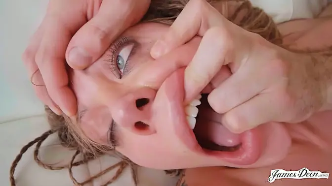 Hardcore babe takes huge cock and slaps James Deen