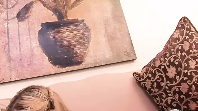 Hillary Scott Has a Lot of Girly Thoughts