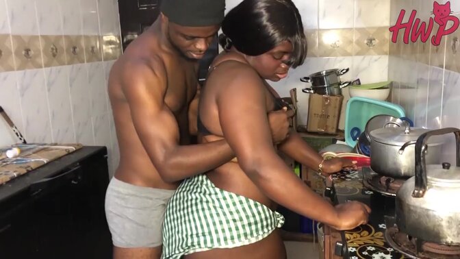 HORNY BIG ASS MAMA GETS FUCKED BEFORE MAKING MEALS. 4K