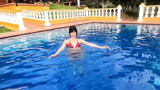 Hot amateur actress gives best blowjob by the swimming pool