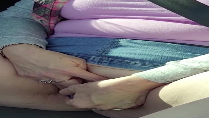 Hot BBW MILF Rubs One Out In The Car!
