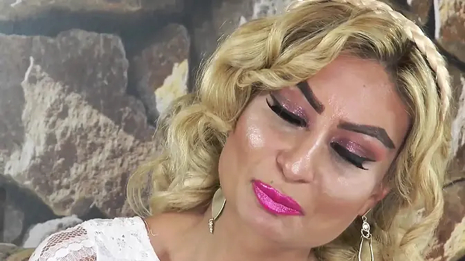 Hot ebony girl gives best blowjob with cum in mouth